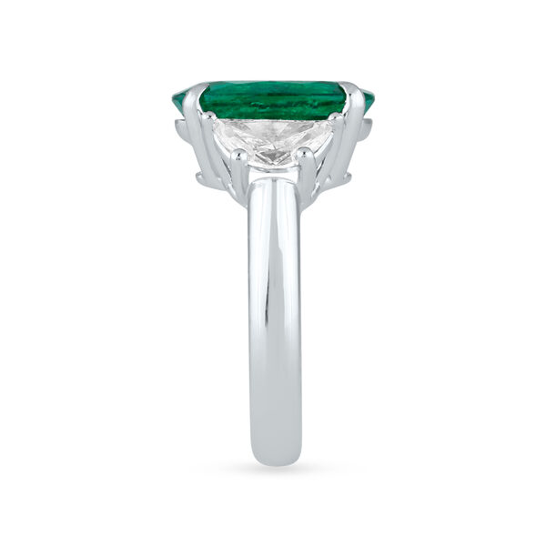 Emerald Oval-Cut Ring with Diamonds in White Gold